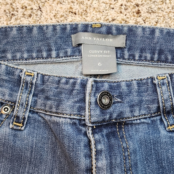 Ann Taylor curvy fit jeans sz 6 denim - Picture 2 of 3